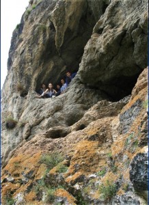 Сквозные пещеры в Дзивгисе