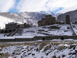Восстанавниваемый на месте старого Аланский мужской монастырь