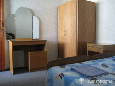 Частный сектор:Комната в частном доме на ул. Крупской, 26 - Черное море, Адлер
