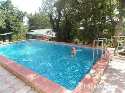Гостевой дом Домик с бассейном - Черное море, Лермонтово
