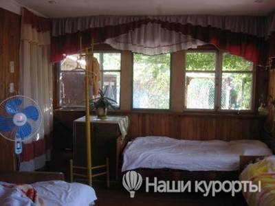 Частный сектор:Комната в частном доме Частное домовладение на берегу Азовского моря, около Керчи - Крым, Керчь